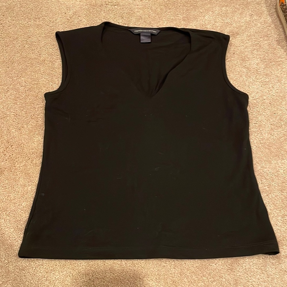 French connection sleeveless blouse - v neck. Black.